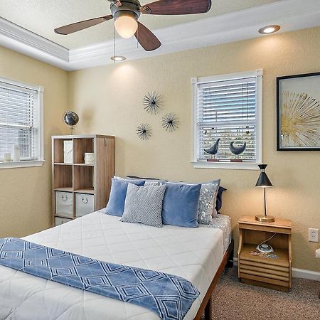 Retro Retreat In Dtsp - Explore The Downtown Area St. Petersburg Ngoại thất bức ảnh