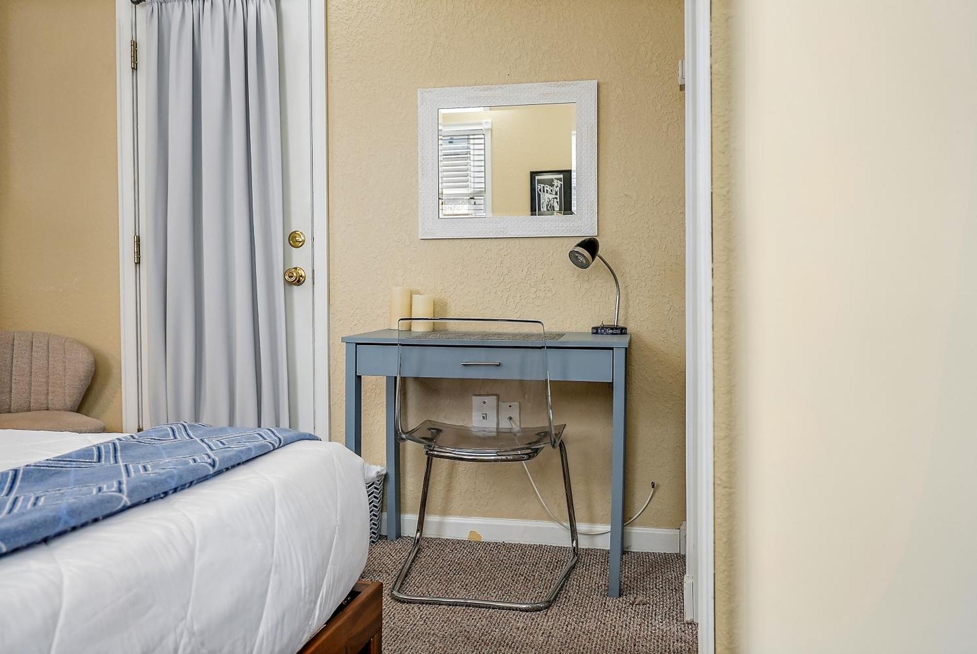 Retro Retreat In Dtsp - Explore The Downtown Area St. Petersburg Ngoại thất bức ảnh