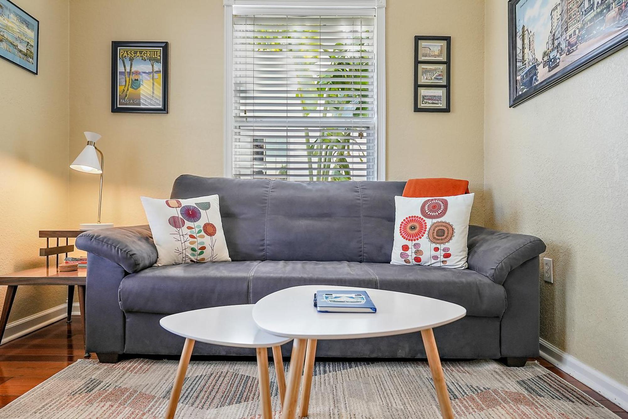 Retro Retreat In Dtsp - Explore The Downtown Area St. Petersburg Ngoại thất bức ảnh