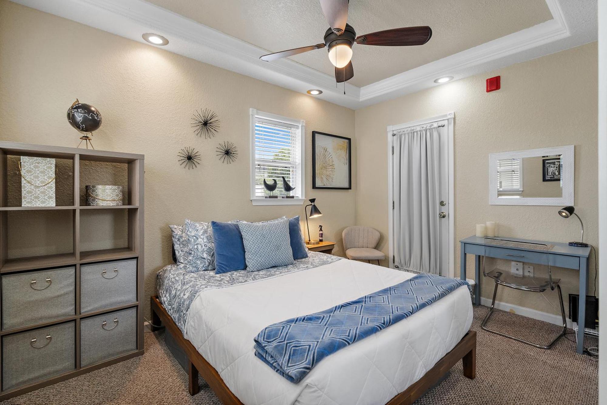 Retro Retreat In Dtsp - Explore The Downtown Area St. Petersburg Ngoại thất bức ảnh